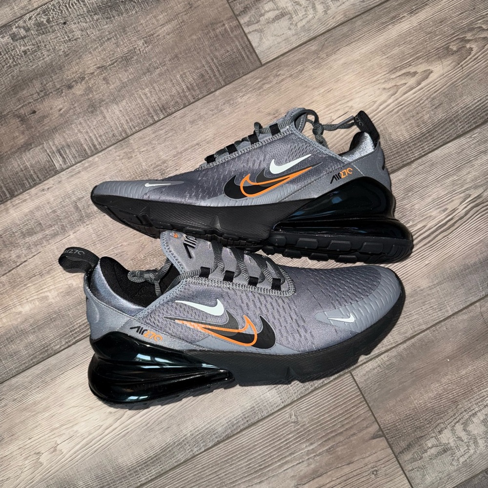 Nike 270 Gray and Black Sneakers